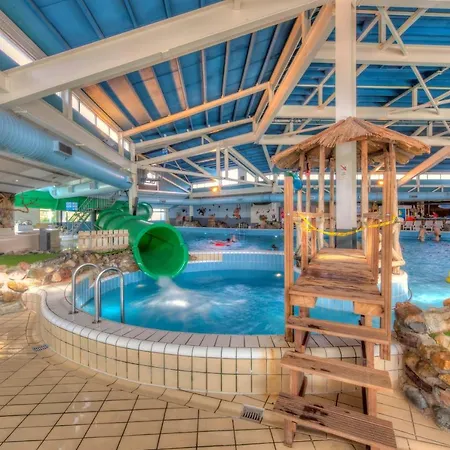 Roompot De Weerterbergen ホリデーパーク 3*